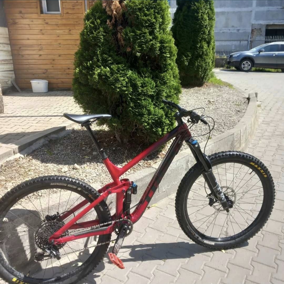 Trek Slash 8