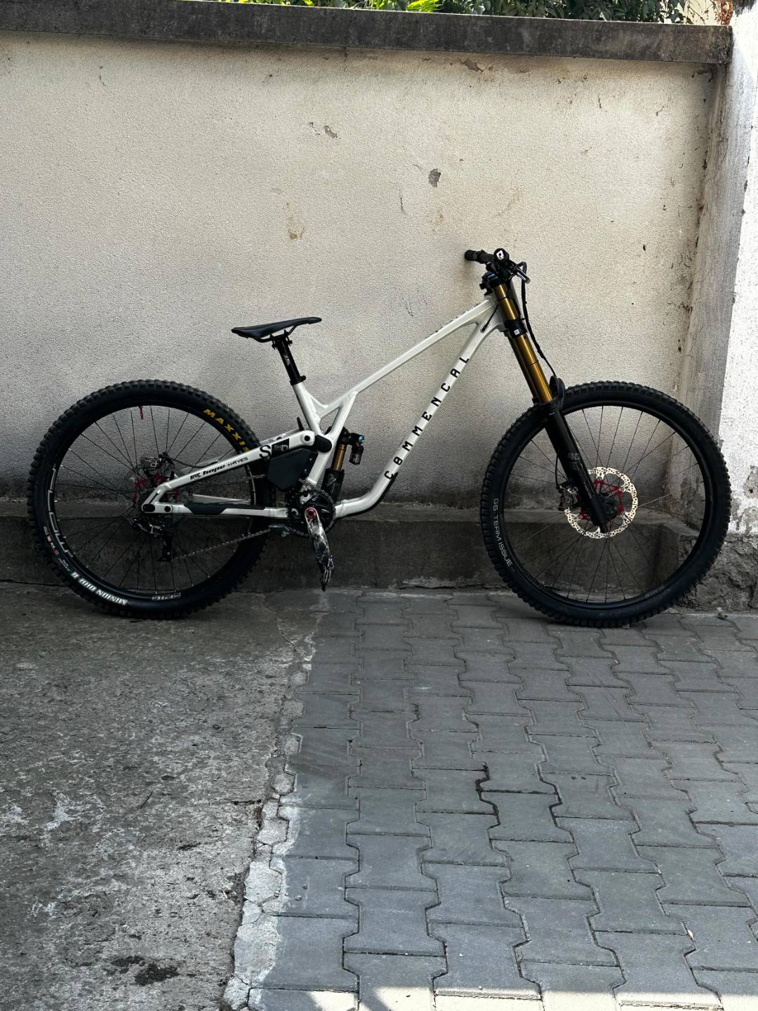 Commencal Supreme DH  V5