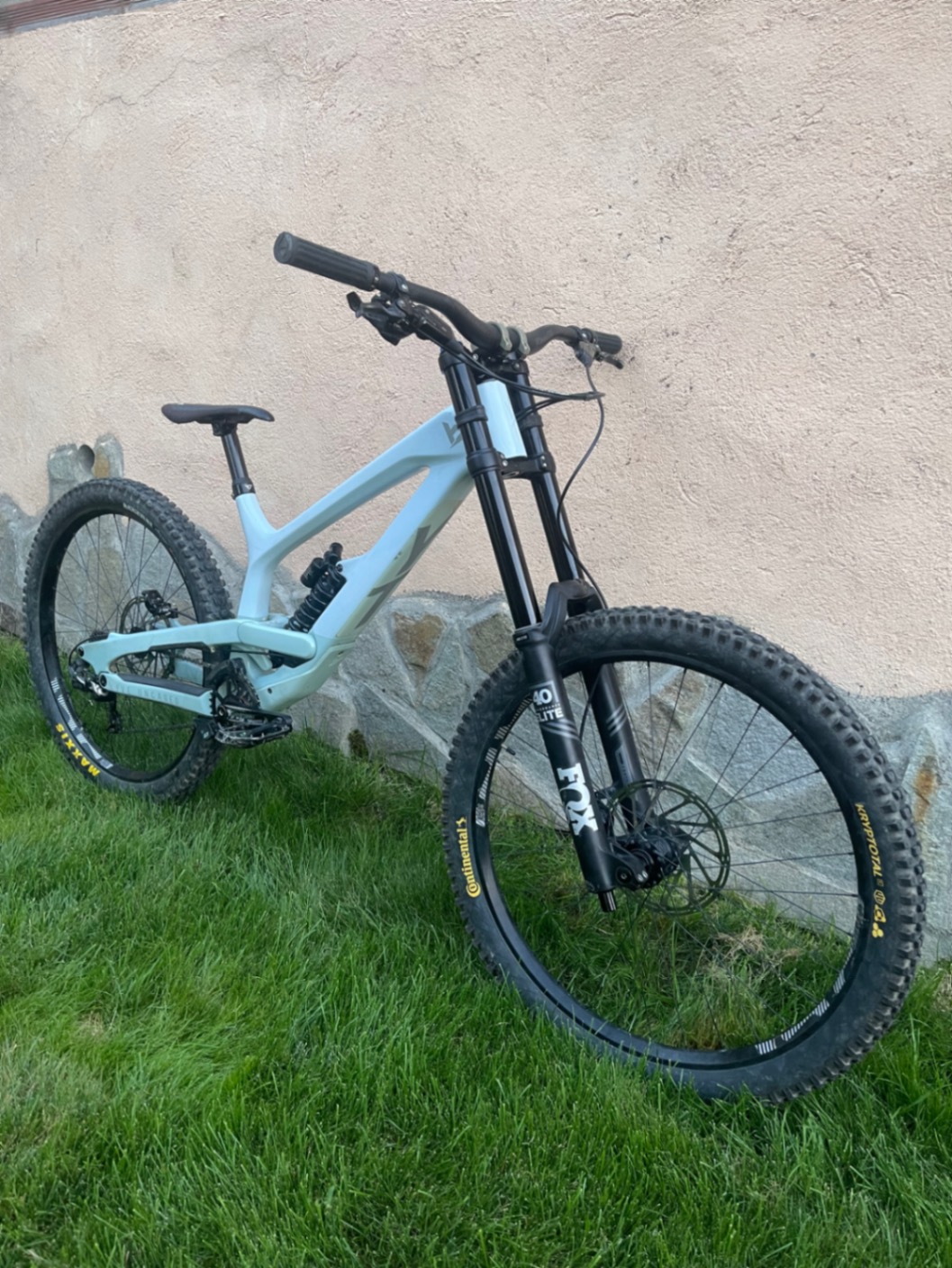YT Industries Tues CF Pro